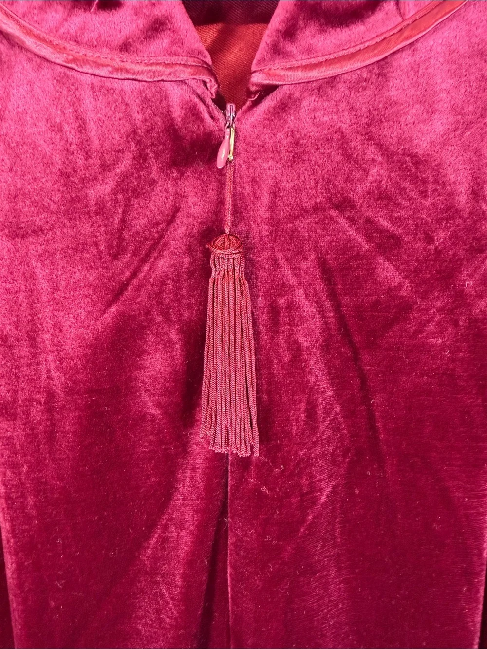 Vintage Cinema Etoile Women's Long Velour Robe with Tassel Collar - Burgundy M